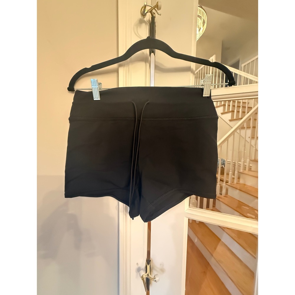 Vuori Women Black Performance Drawstring Athletic Shorts Size Medium